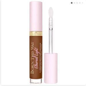 TOO FACED Born This Way Ethereal Light Illuminating Smoothing Concealer